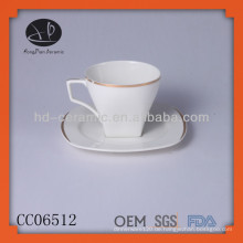 Keramik Lieferanten Tasse und Untertasse mit Goldrand, quadratische Basis Tasse, Keramik Tasse